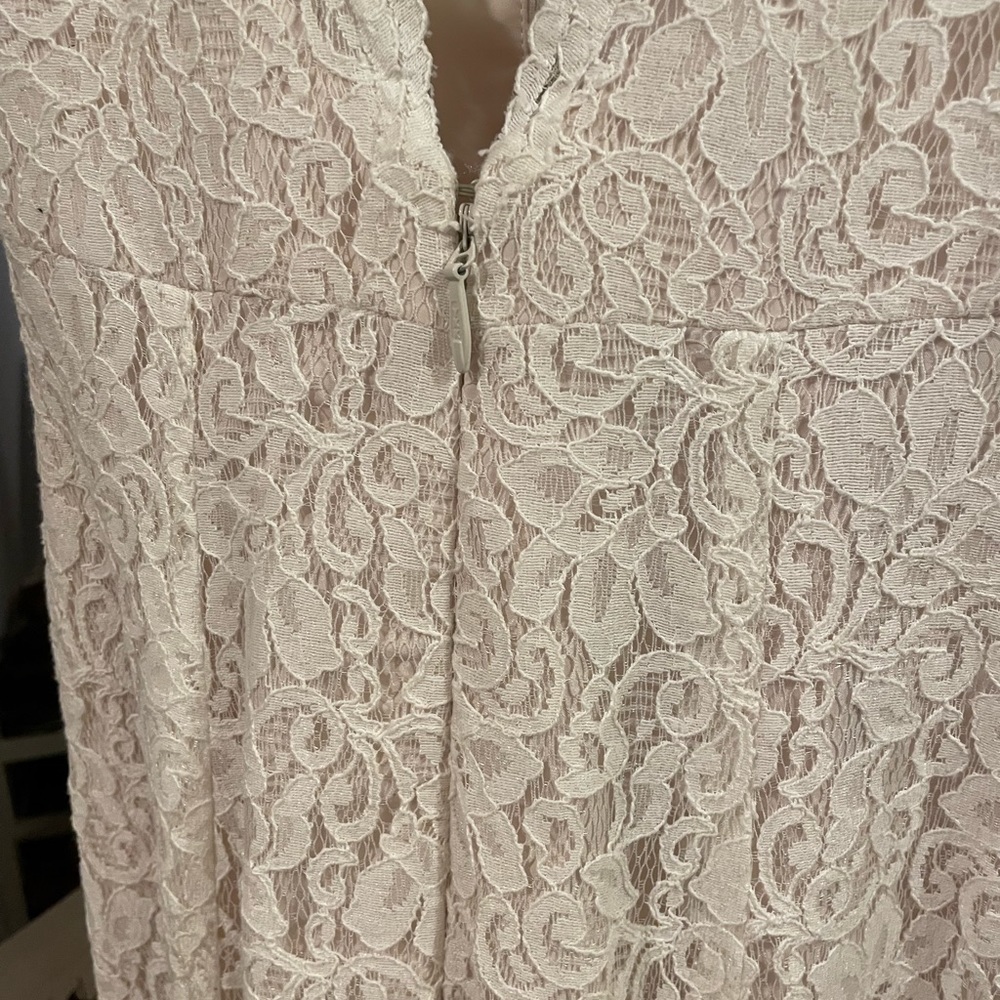 Mikaella Lace Wedding Dress - Picture 10 of 12
